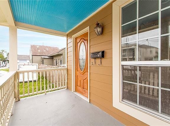 2nd image of 818 Josephine St