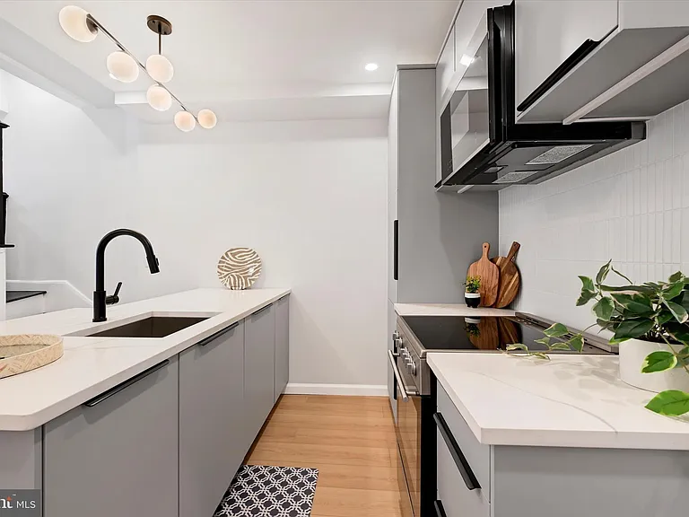 1705 Olive St — Photo 11