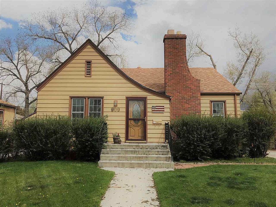1st image of 909 S 8th St