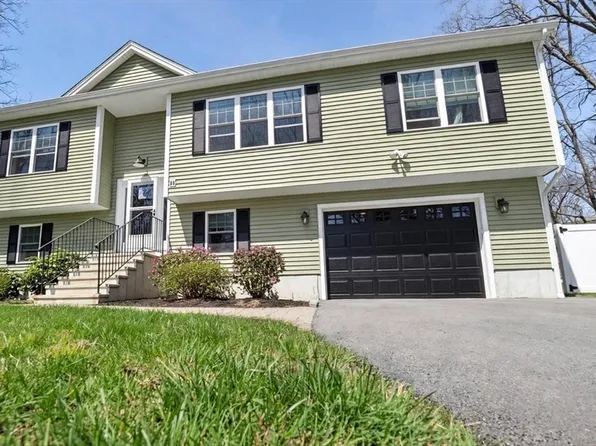 35 J Davis Rd, Charlton, MA 01507