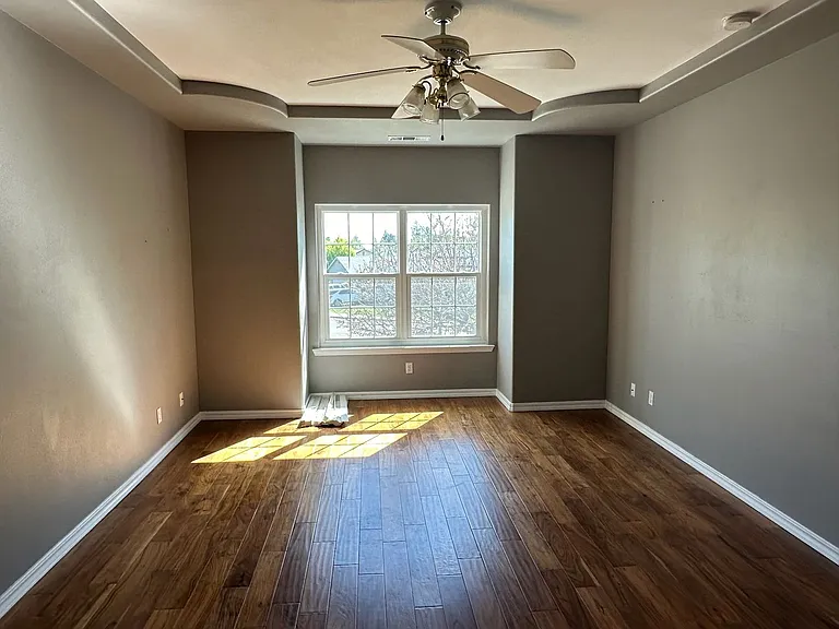 511 Lone Oak Ct — Photo 16