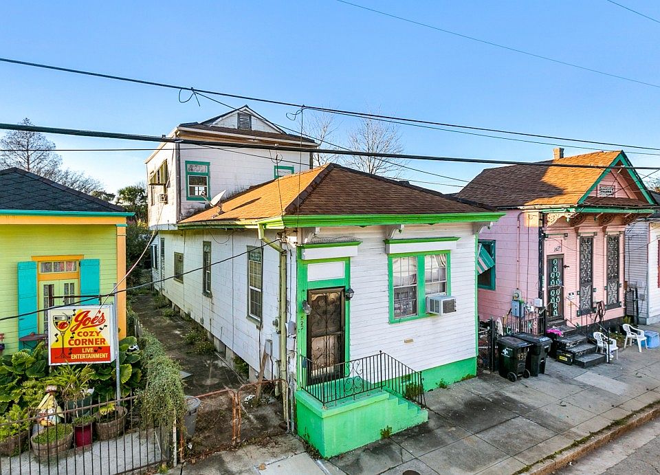 1st image of 822 Desire St