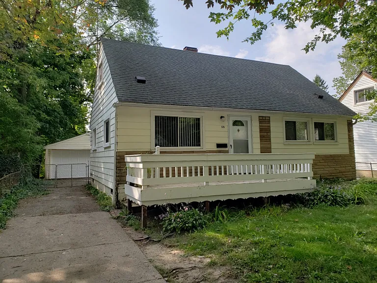 570 Kansas Ave — Photo 1