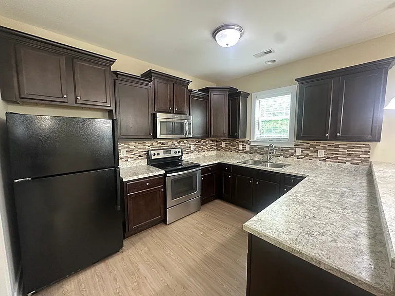 71 Wood Green Dr — Photo 9