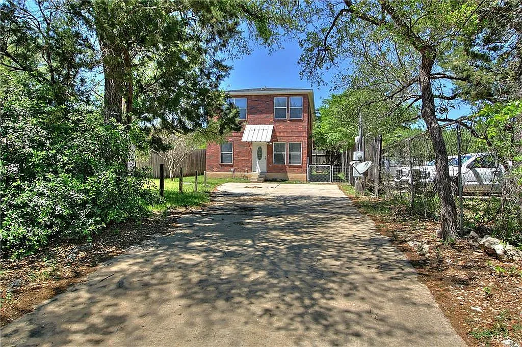 1104 Canyon Edge Dr — Photo 1