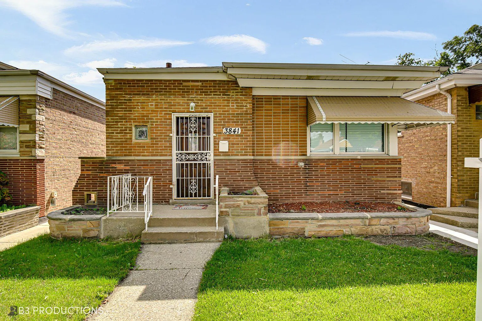 3841 Oak Park Ave photo 1