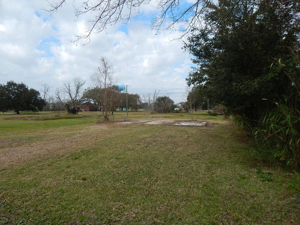 2nd image of 380 Richmond Dr