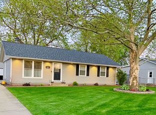 407 Camelot Dr, Washington, IL 61571