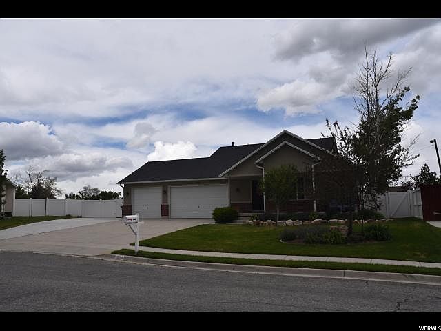 1st image of 1594 W Watership Down Ln