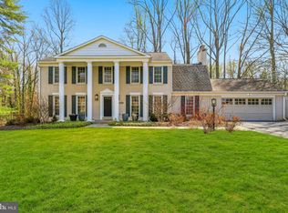 10300 Crown Point Ct, Potomac, MD 20854