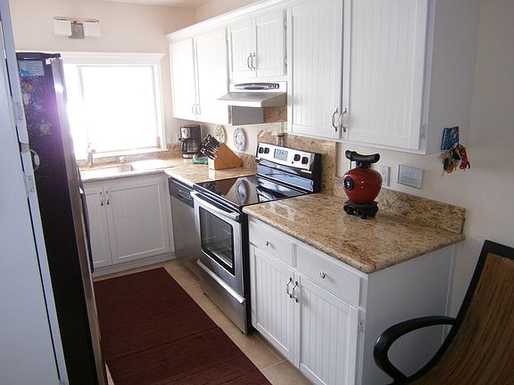 Granite/Stainless Appliances