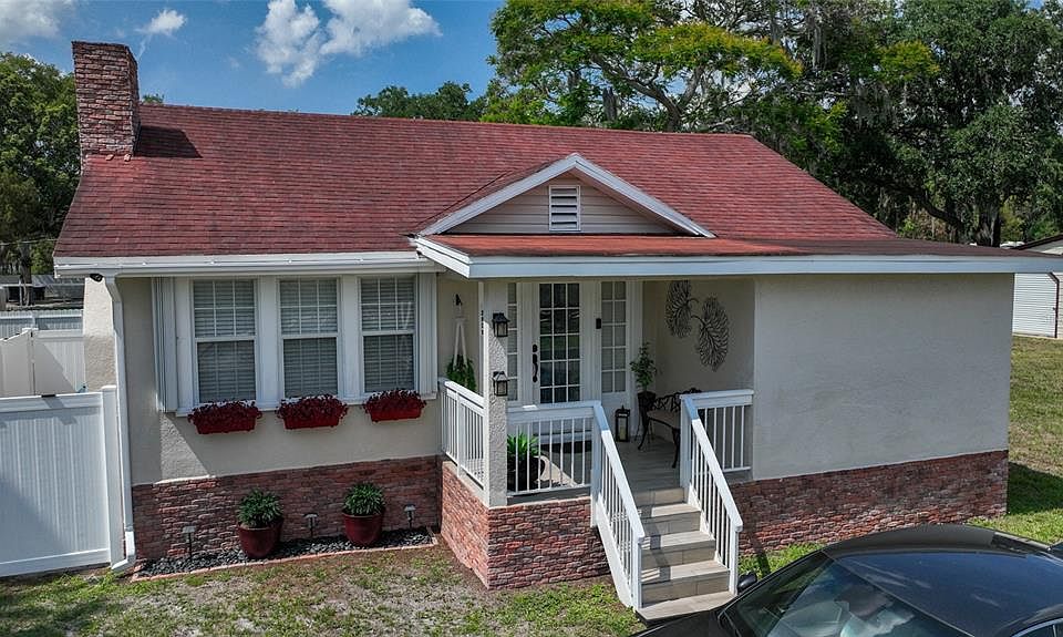 1st image of 3839 Redditt Rd