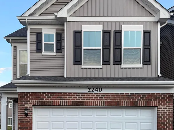 2240 Horseshoe Cir, Naperville, IL 60564