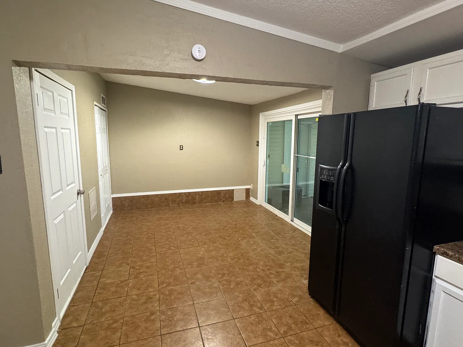 3 bed, 1176 sqft, $1,495 — Photo 3