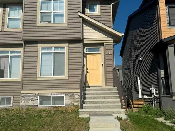 41 N Edith Gate NW, Calgary, AB T3R 1Z3