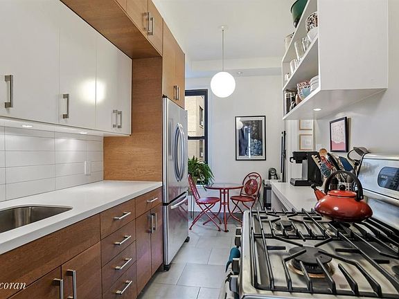 5th image of 135 Eastern Pkwy APT 13H