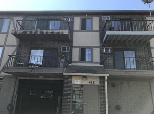 413 Kiowa Dr APT 204, Naperville, IL 60565