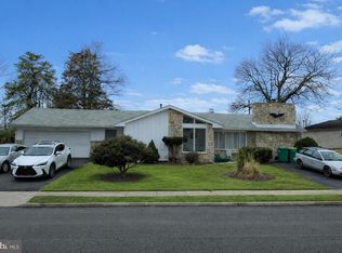 521 Parkway Dr, Fairless Hills, PA