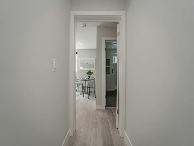 1321 Bates Ave #1323 — Photo 11