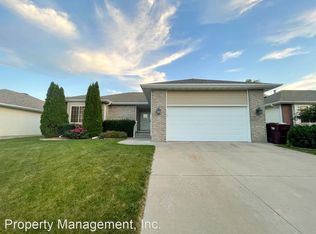 8829 Truchard Rd, Lincoln, NE 68526