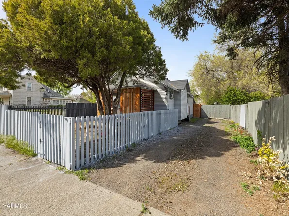 901 E Spruce St, Yakima, WA 98901