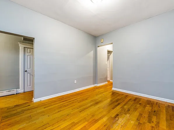 211 Myrtle Avenue image 1 of 22