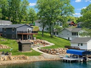 4223 W Lakeshore Dr, Brooklyn, IA
