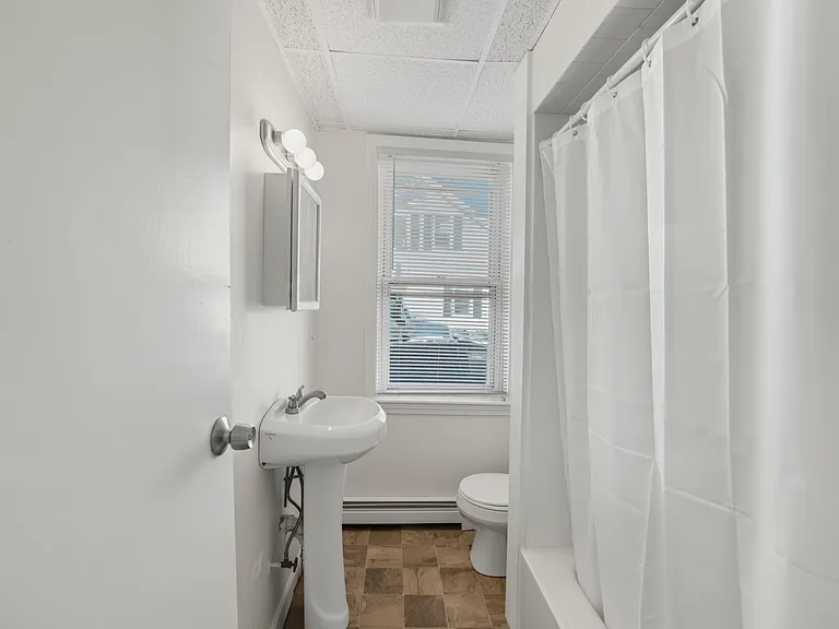 57 Preston St #1R — Photo 14