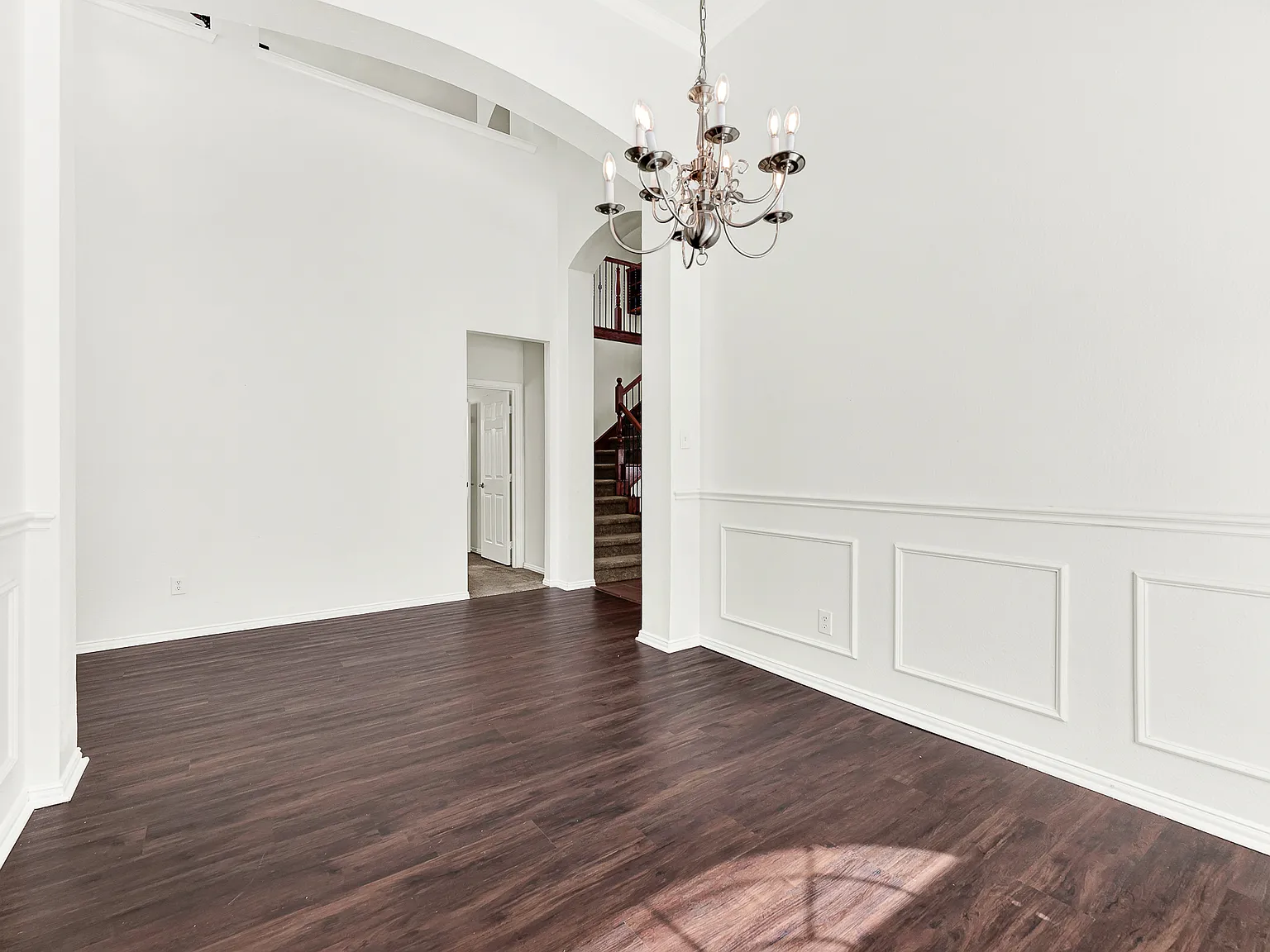 4 bed, 3230 sqft, $3,100 — Photo 2