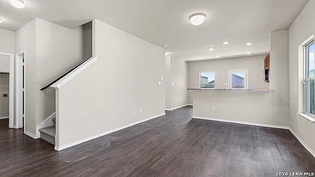4 bed, 2.5 bath, 1748 sqft, $1,725 — Photo 2