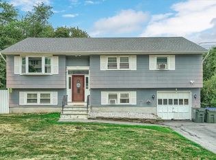 26 Hawthorne Dr, Monroe, NY