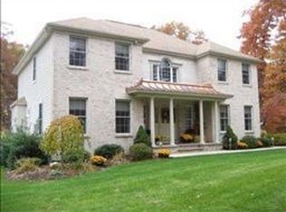 4 Deerhill Dr, Smithfield, RI 02917
