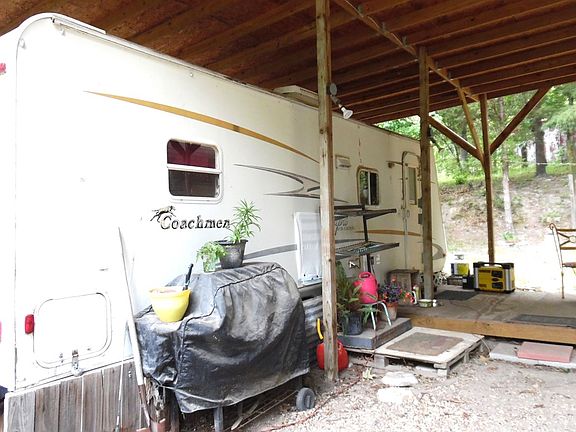 4th image of 428 Woodcreek Dr