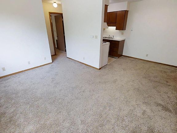 4th image of 505 8th St Unit 10