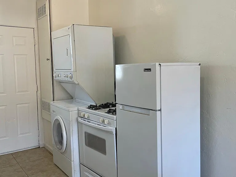 422 N 18th Ave #2 — Photo 7