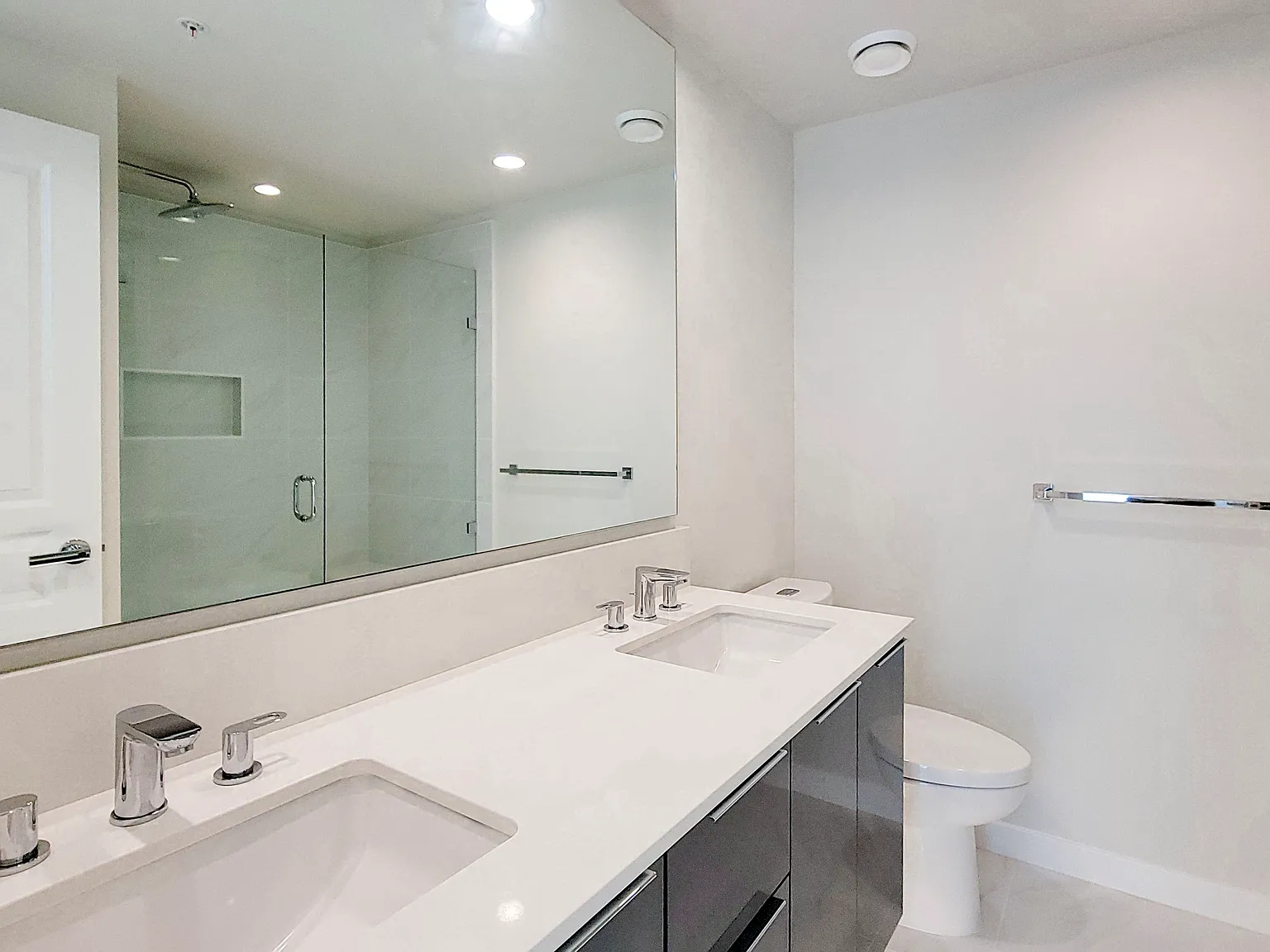 2 bed, 859 sqft, $2,800 — Photo 4