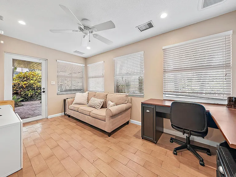 7424 Venetian Way — Photo 19