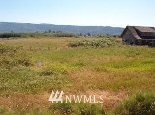 88 W Birnie Slough Rd, Cathlamet, WA 98612