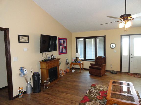 4th image of 5 Turnberry Dr
