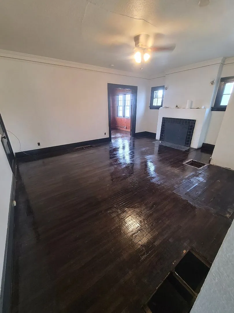 Ground Floor 1 BR includes heat, Washer & Dryer — Photo 4