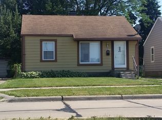 28677 Maplewood St, Garden City, MI 48135