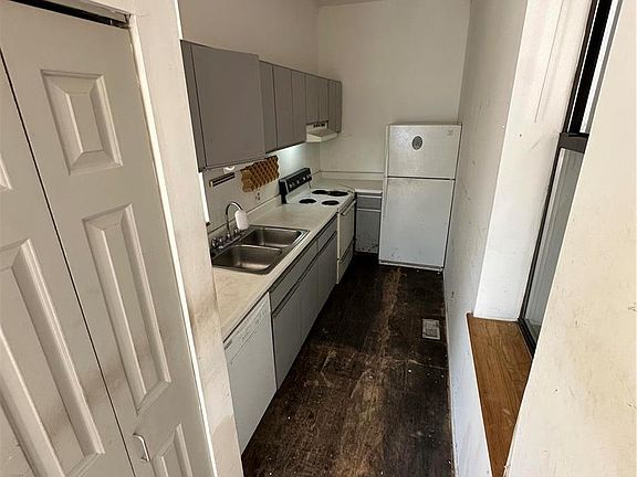 2nd image of 811 Russell Blvd
