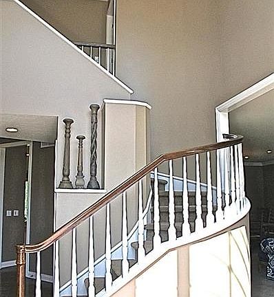 3rd image of 18406 Pierce Cir