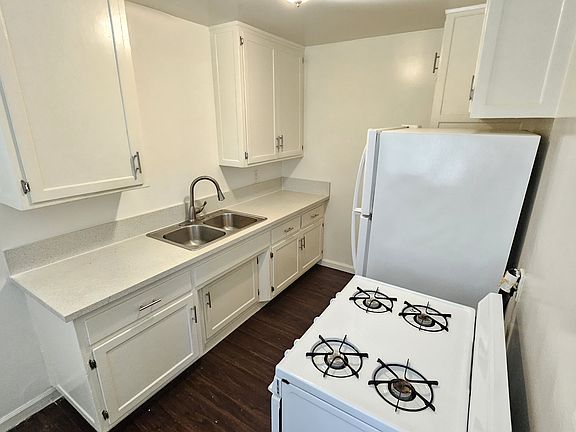 3rd image of 3009 Carmona Ave APT 3