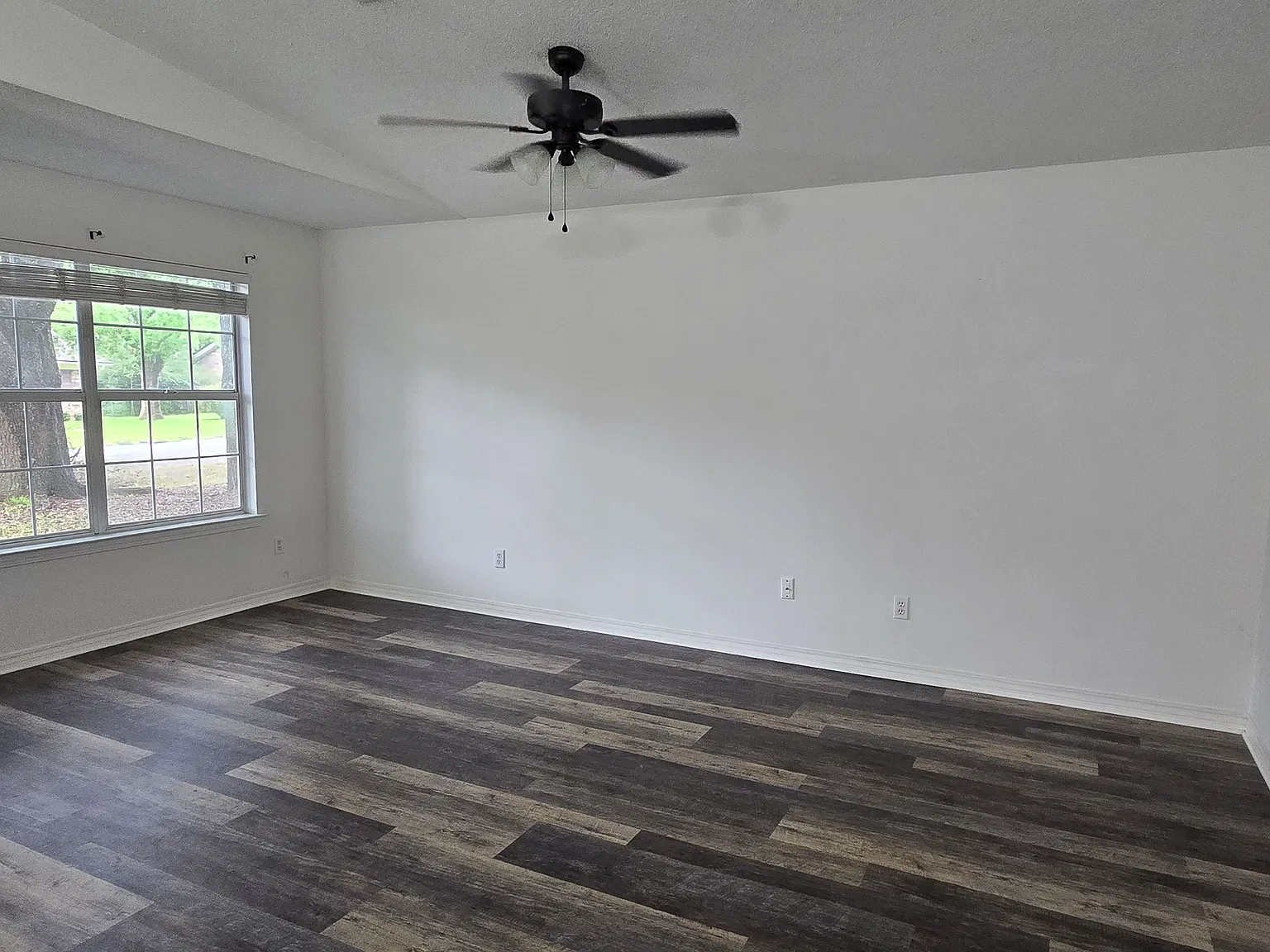 3 bed, 1044 sqft, $1,750 — Photo 4