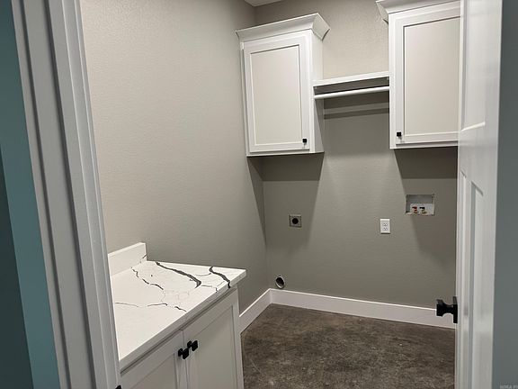 2nd image of 5 Ridge View St
