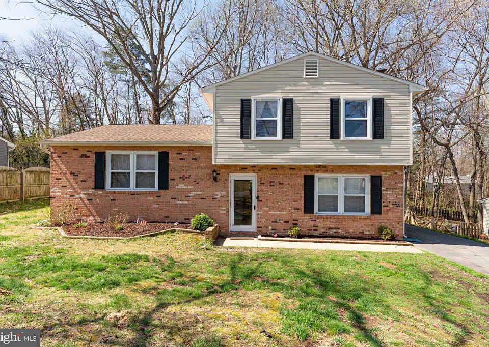 1st image of 9 Cherry Laurel Dr