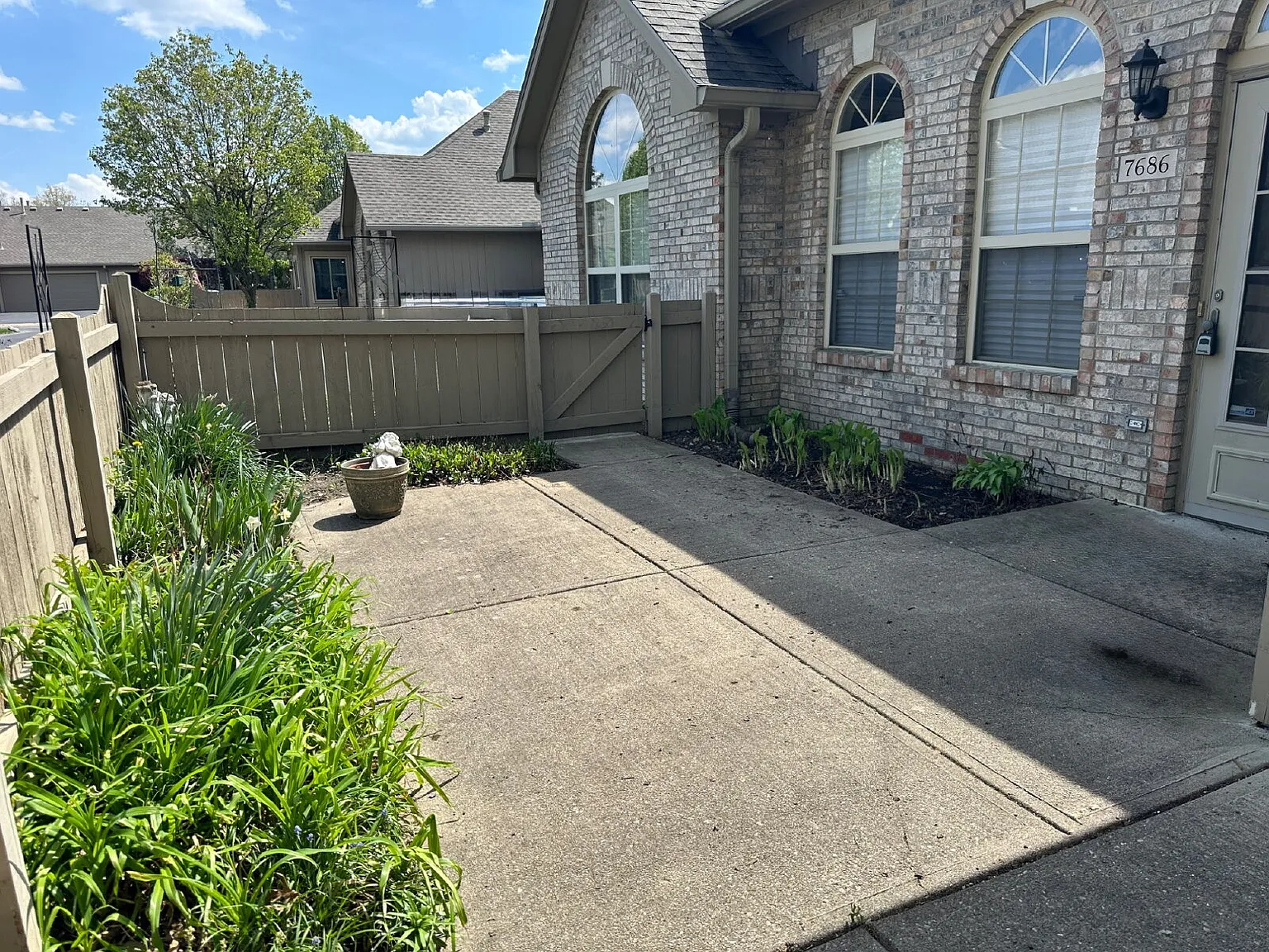 2 bed, 2.0 bath, 1690 sqft, $1,950 — Photo 4