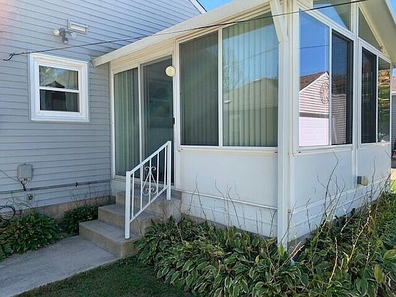 3rd image of 8614 W Hayes Ave