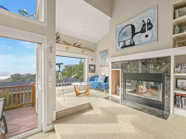505 Capes Dr W Unit 6, Tillamook, OR 97141